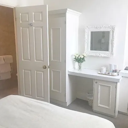 La Bonne Vie Saint Helier Jersey